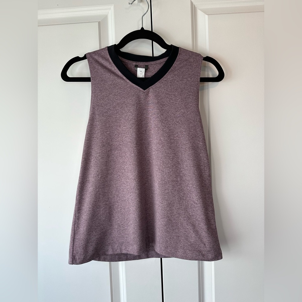 Oiselle Women’s V-Neck Purple & Black Tank (Size XS)